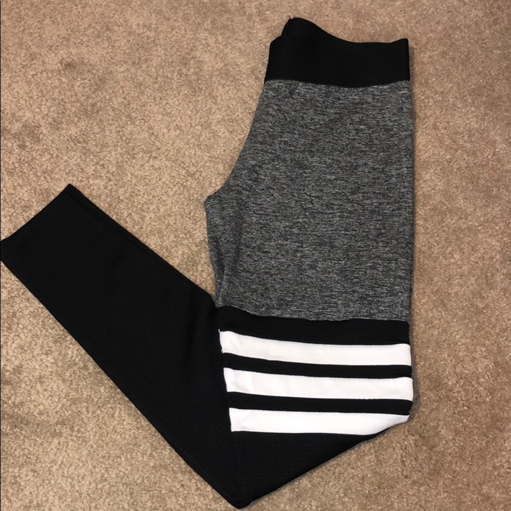 BOMBSHELL LEGGINGS